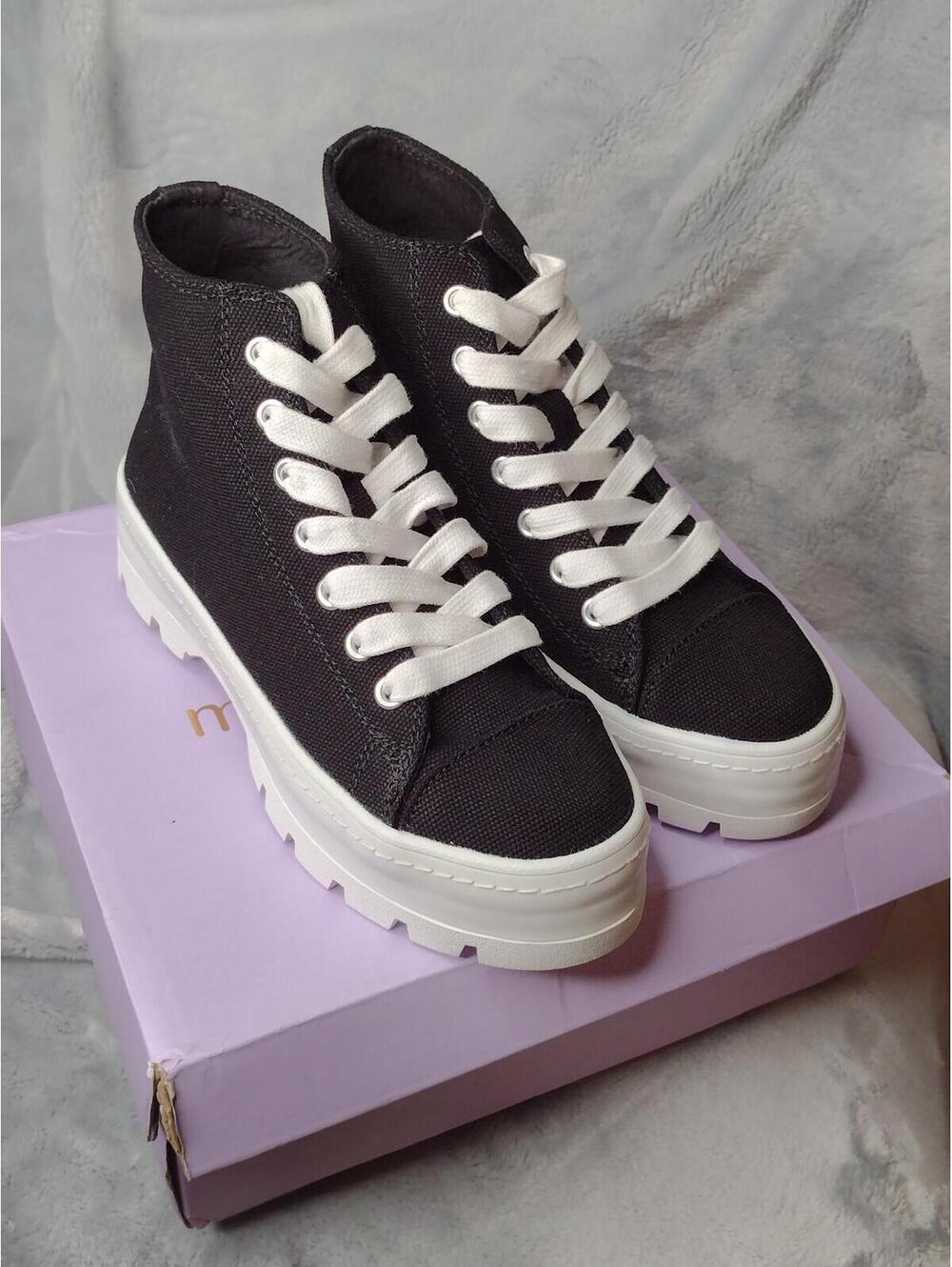 NWT Madden Girl Women's Black/White/Shadow Platform Sneakers Size 4M